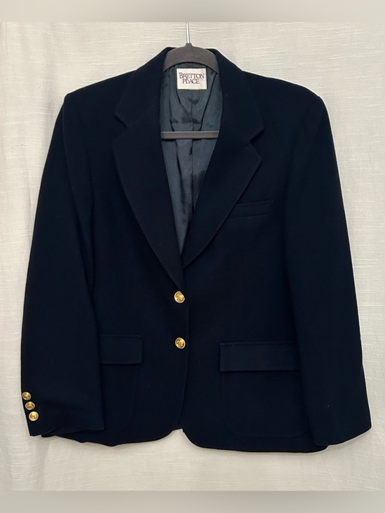 Bretton Place Jackets & Blazers - Vintage Bretton Place Women's Navy 100% Wool Blazer with Gold Buttons